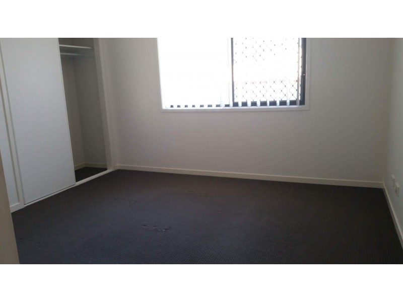 4 Gordon Drive, Bellbird Park QLD 4300