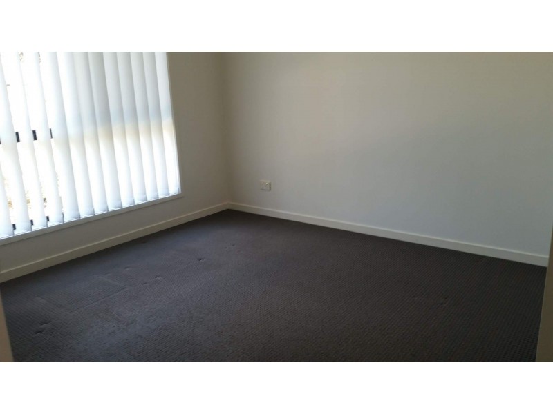 4 Gordon Drive, Bellbird Park QLD 4300