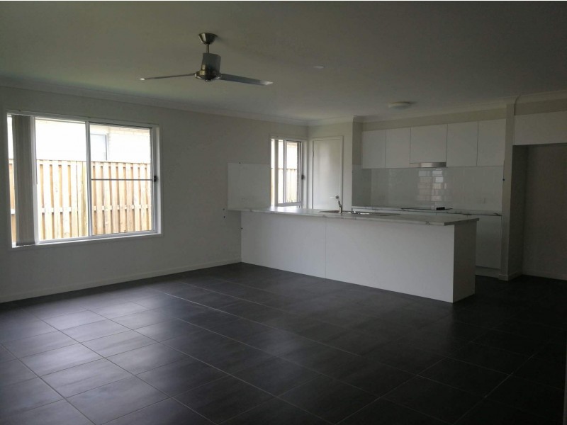 13 Bishampton Cct, Logan Reserve QLD 4133