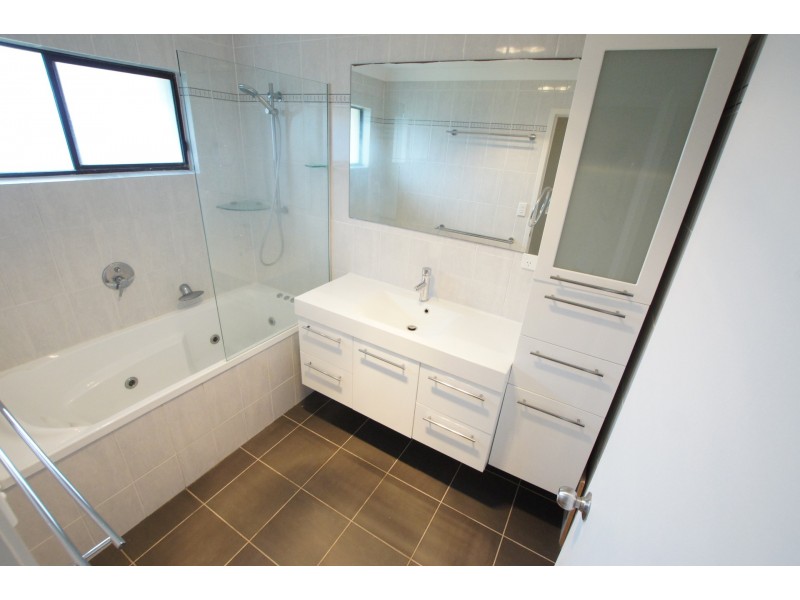 11 Severn Court, Rochedale South QLD 4123
