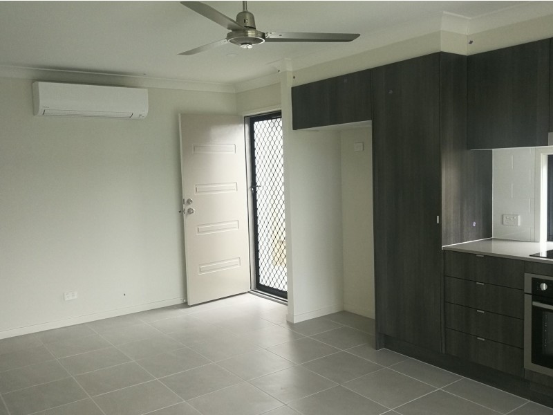 2/35 Bishampton Cct, Logan Reserve QLD 4133