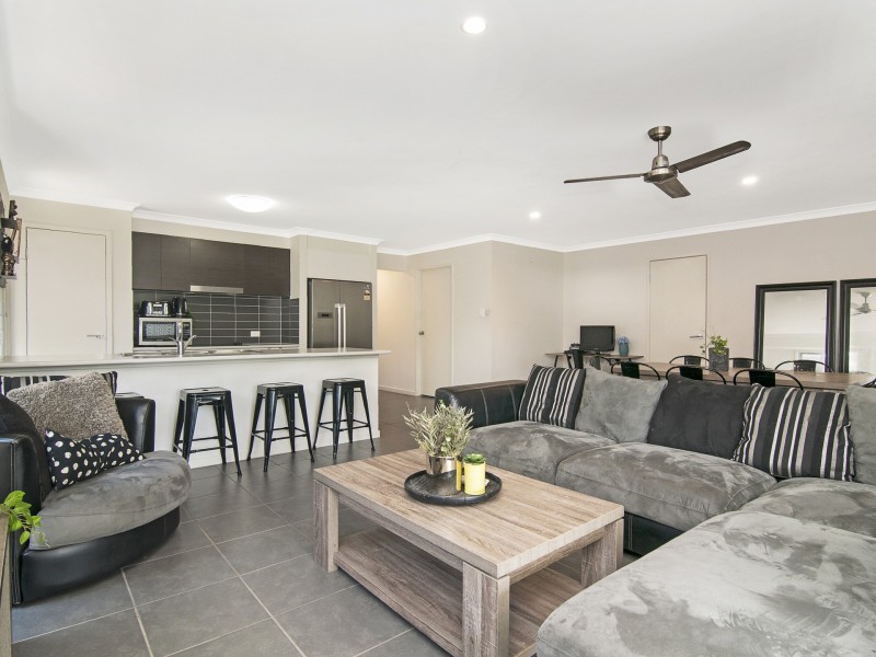 155 Dixon Drive, Pimpama QLD 4209