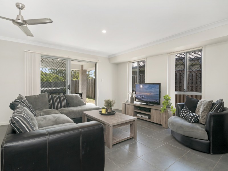 155 Dixon Drive, Pimpama QLD 4209