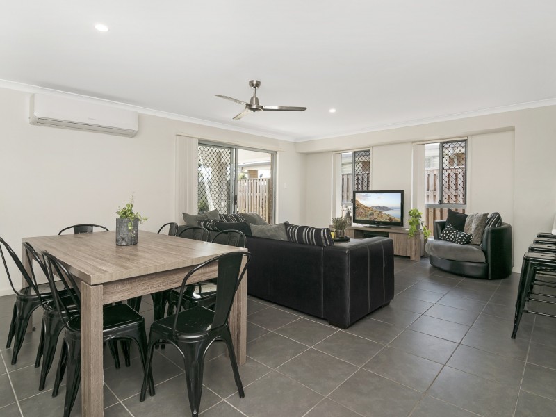 155 Dixon Drive, Pimpama QLD 4209