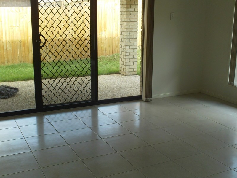 4 Edgeware Road, Pimpama QLD 4209