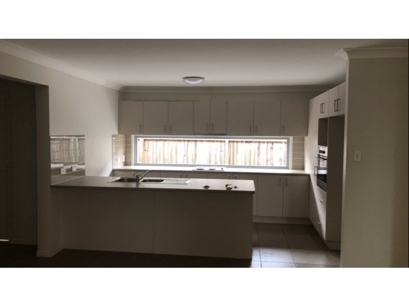 1 Bergamot Circuit, Griffin QLD 4503