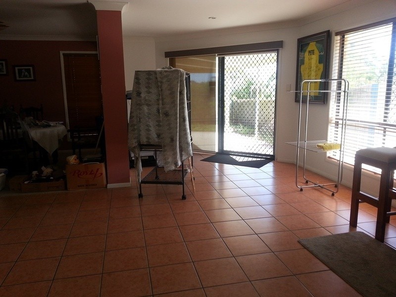 8 Kempe Court, Edens Landing QLD 4207