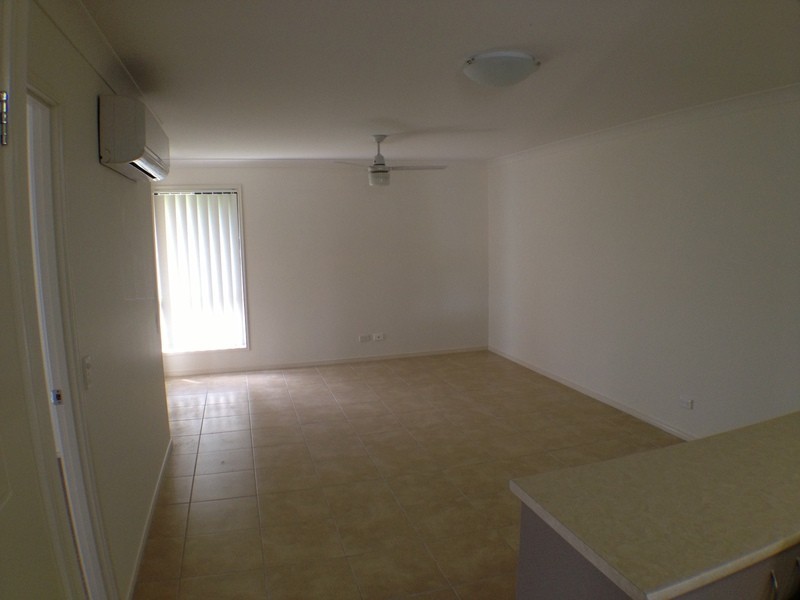 2/29 Sarah Drive, Yamanto QLD 4305
