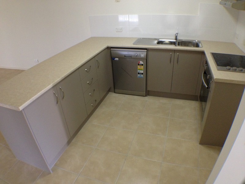 2/29 Sarah Drive, Yamanto QLD 4305