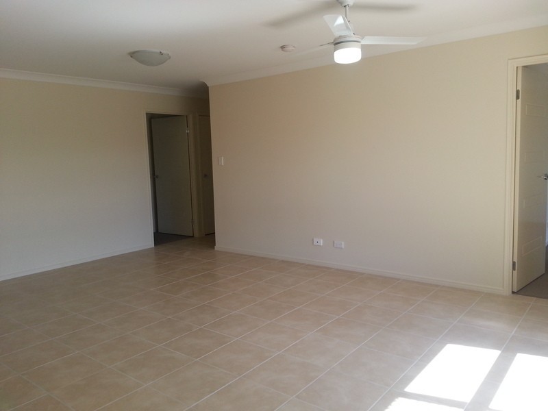 1/12 Bahrs Point Dr, Bahrs Scrub QLD 4207