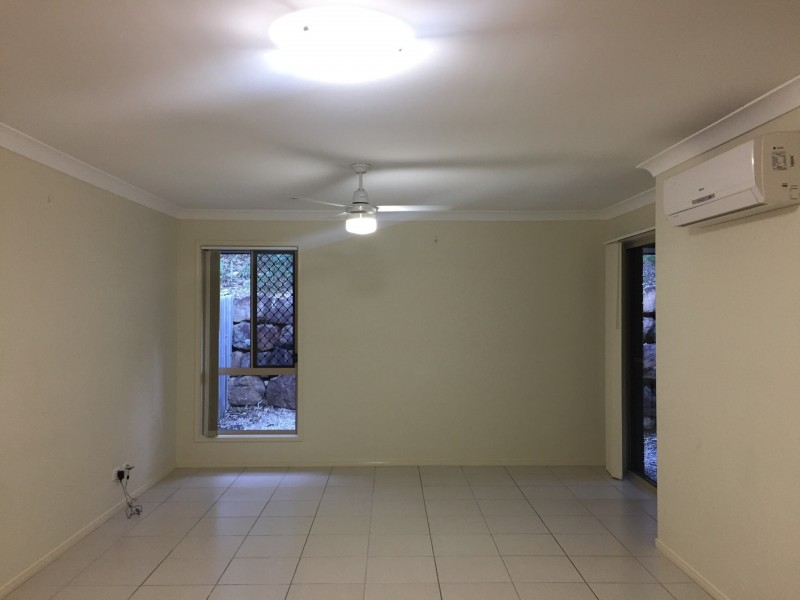 2/7 Bahrs Point Drive, Bahrs Scrub QLD 4207