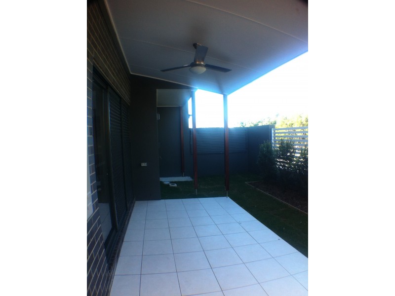 1/16-18 Turpin Street, Labrador QLD 4215