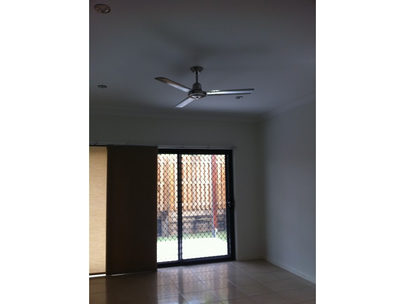 1/16-18 Turpin Street, Labrador QLD 4215