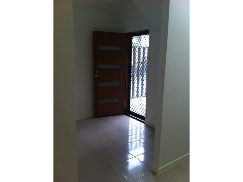 1/16-18 Turpin Street, Labrador QLD 4215