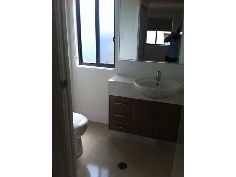 1/16-18 Turpin Street, Labrador QLD 4215