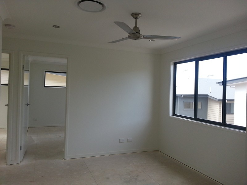 2/16-18 Turpin Street, Labrador QLD 4215