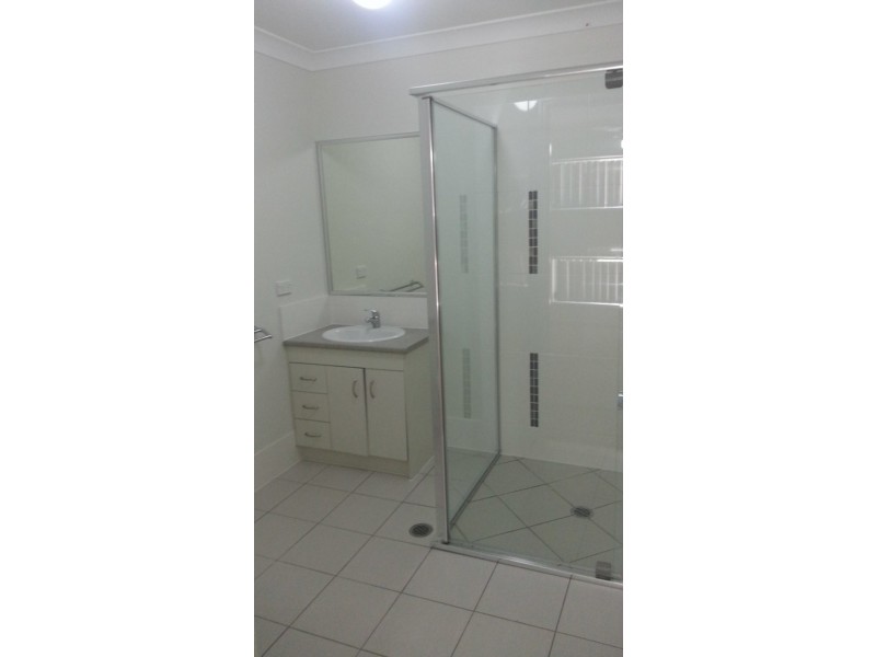 1/9 Bahrs Point Drive, Bahrs Scrub QLD 4207