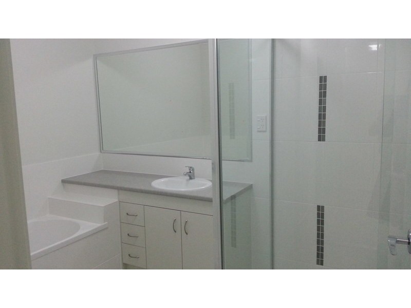 1/9 Bahrs Point Drive, Bahrs Scrub QLD 4207