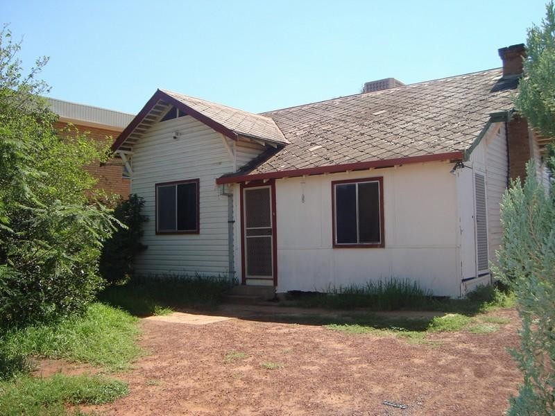 241 Wakaden St, Griffith NSW 2680