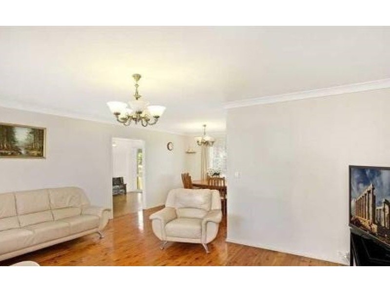 137 Glanmire rd, Baulkham Hills NSW 2153