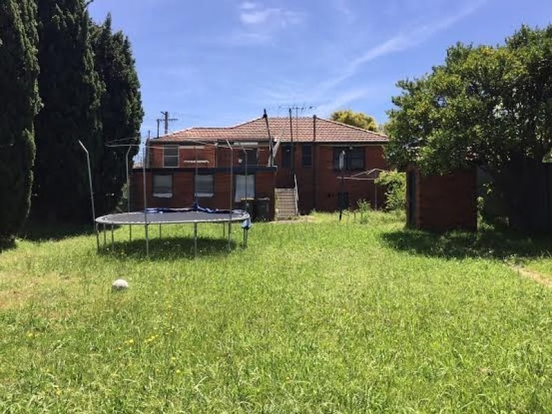 42 Arnett St, Pendle Hill NSW 2145