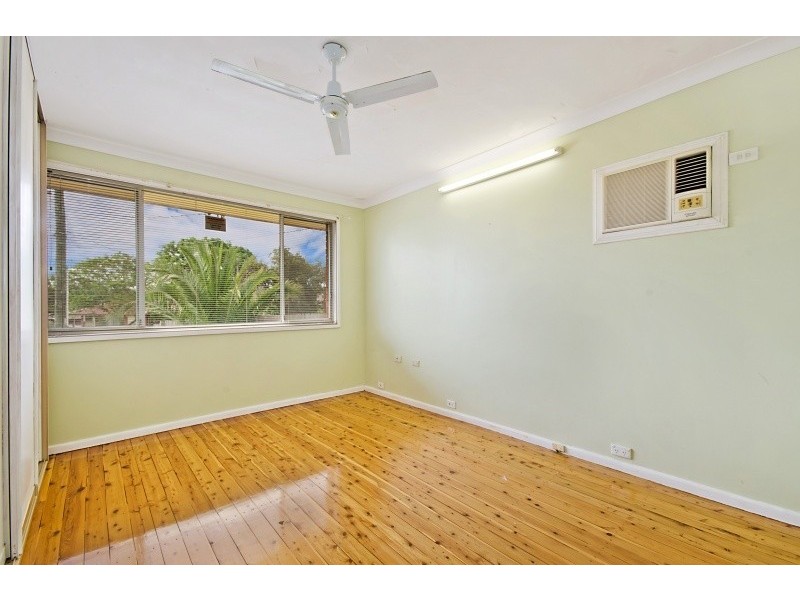 8 Orange Pl, Seven Hills NSW 2147