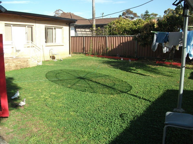 33 Myuna Cr, Seven Hills NSW 2147