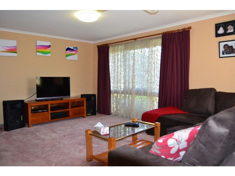 3 Tenterden Place, Mill Park VIC 3082