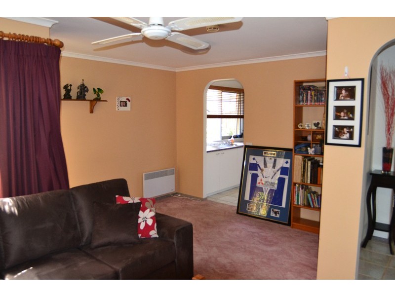 3 Tenterden Place, Mill Park VIC 3082