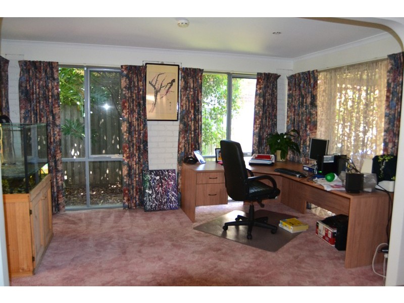 3 Tenterden Place, Mill Park VIC 3082