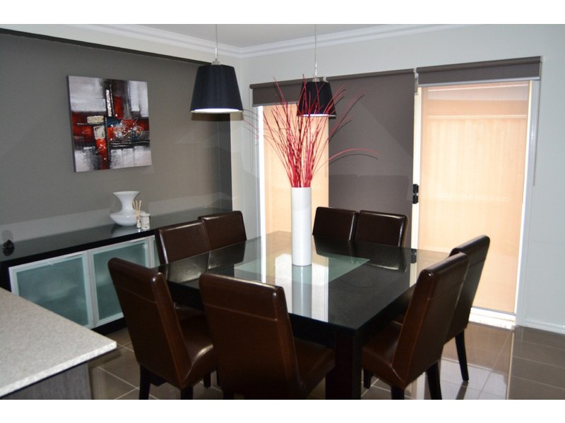 25 Songbird Crescent, South Morang VIC 3752