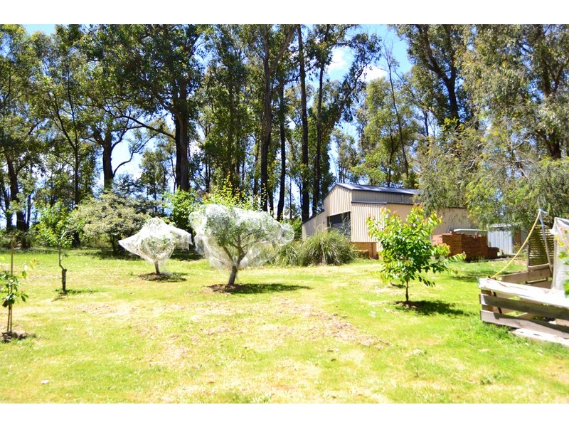 148 Kestrel Lane, Kinglake West VIC 3757