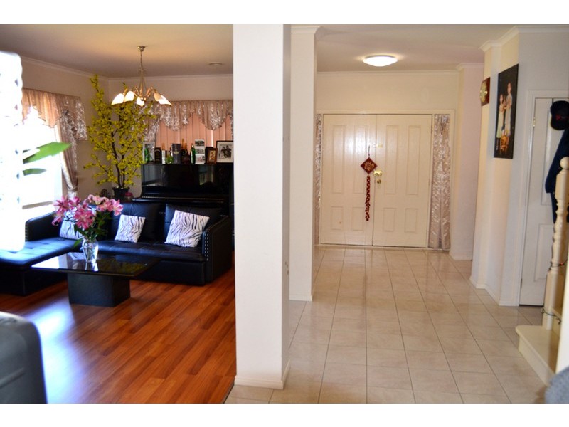 6  Mount Court, Mill Park VIC 3082