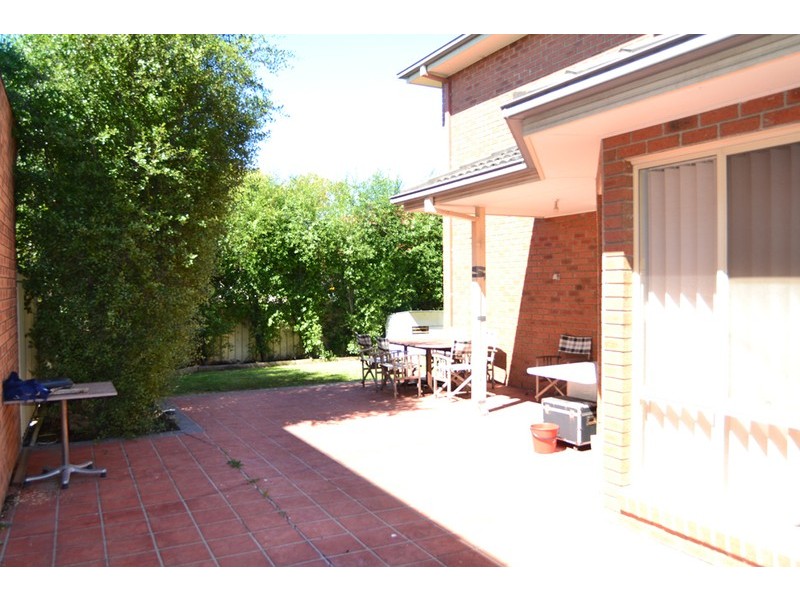 6  Mount Court, Mill Park VIC 3082