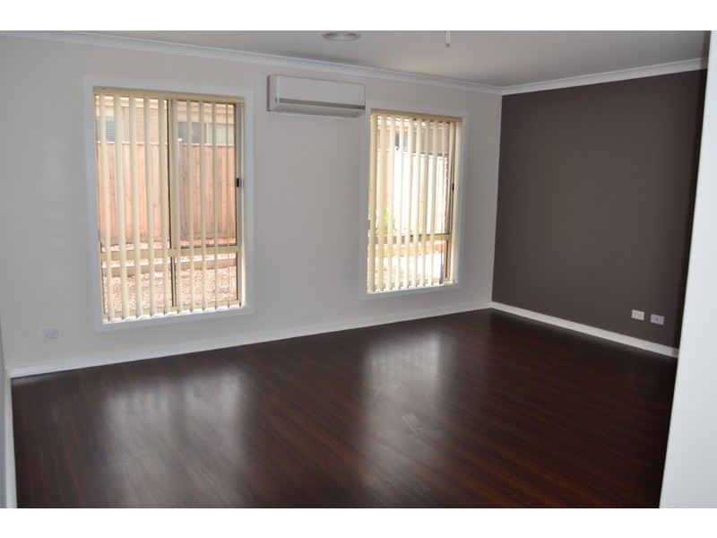 563 The Lakes Boulevard, South Morang VIC 3752