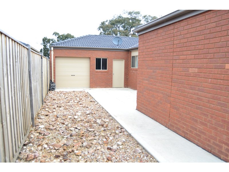 563 The Lakes Boulevard, South Morang VIC 3752