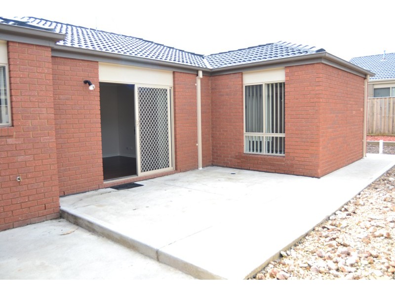 563 The Lakes Boulevard, South Morang VIC 3752