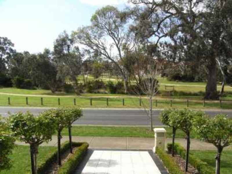 17 Australis Drive, Mill Park VIC 3082