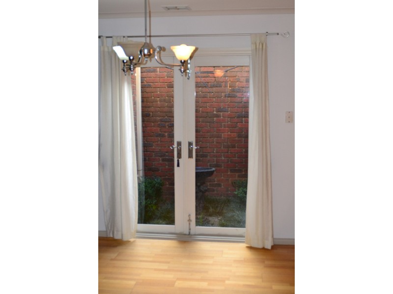 18 Viewbank Place, Mill Park VIC 3082