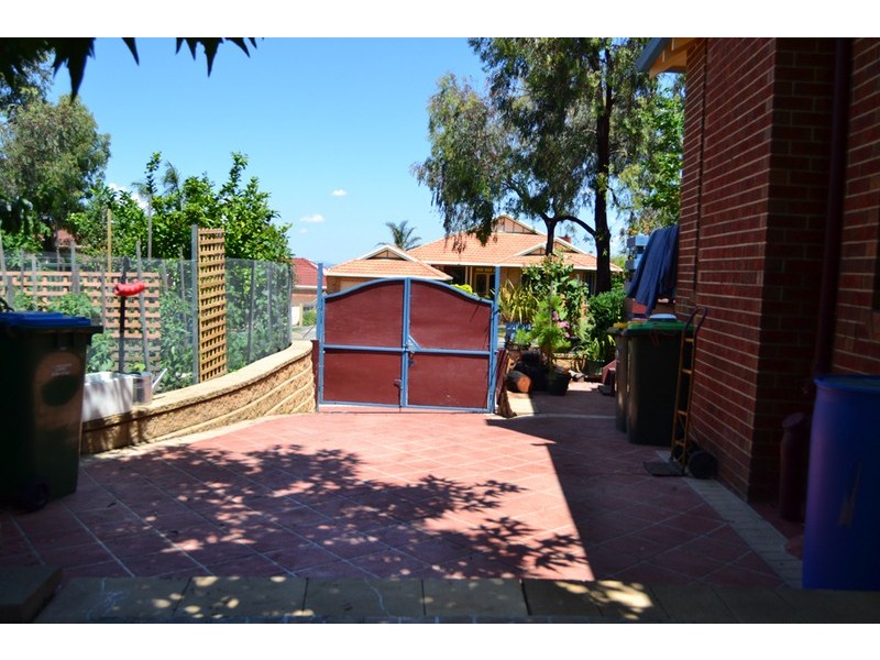 6 Latham Close, Mill Park VIC 3082