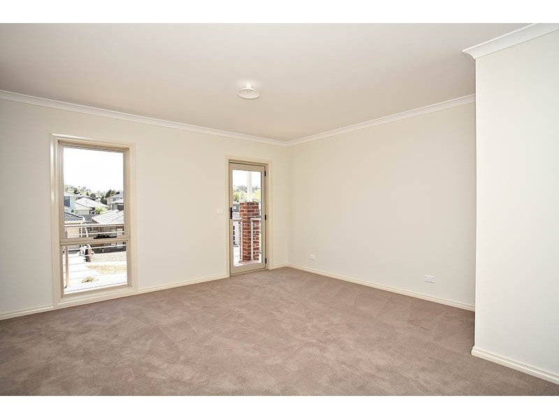 8 Belinda Court, South Morang VIC 3752