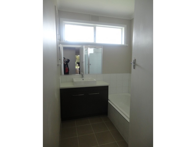 15 Elizabeth Court, Reservoir VIC 3073