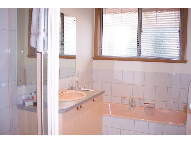 2/35 Azalea Avenue, Mill Park VIC 3082