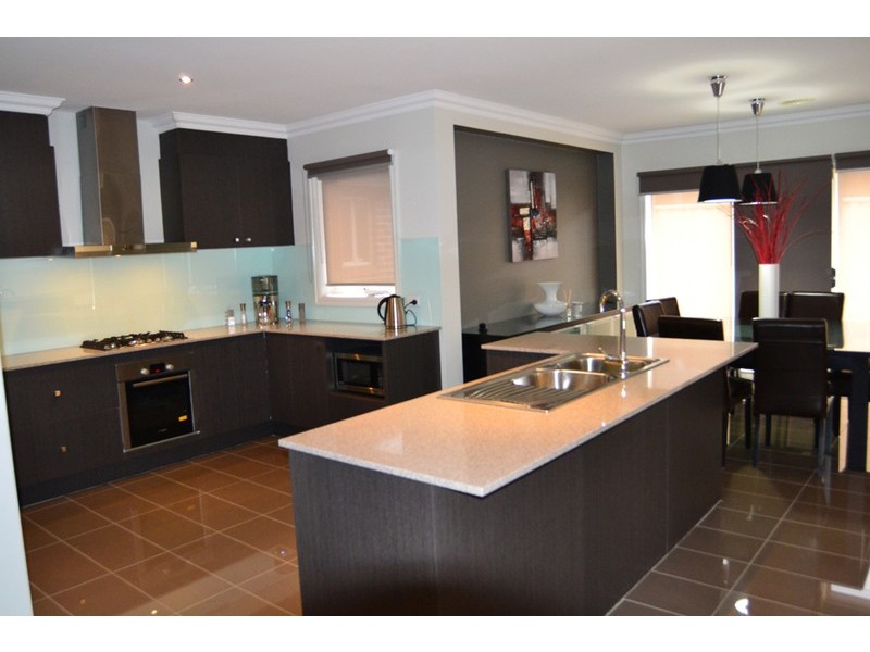 25  Songbird Crescent, South Morang VIC 3752