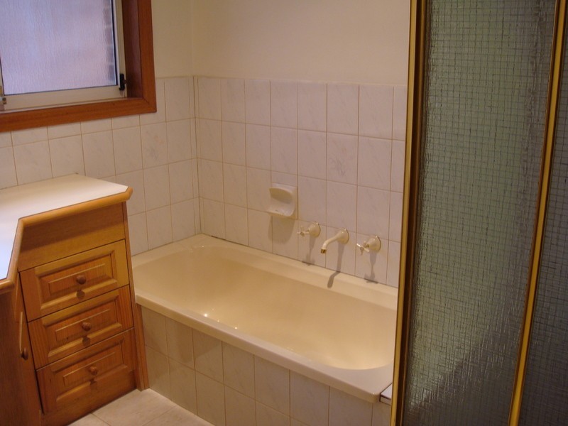 18 Jasmine Drive, Mill Park VIC 3082