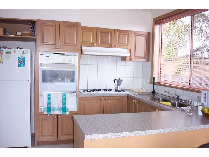 2/35 Azalea Avenue, Mill Park VIC 3082