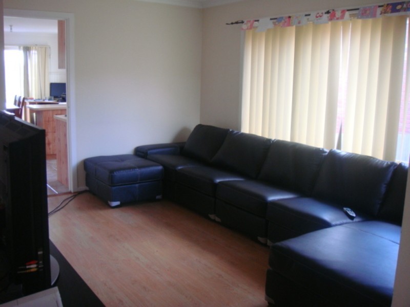 17 Hawkes Drive, Mill Park VIC 3082