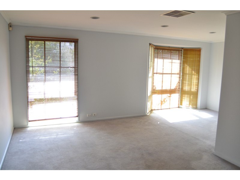 19 Patterson Street, Mill Park VIC 3082