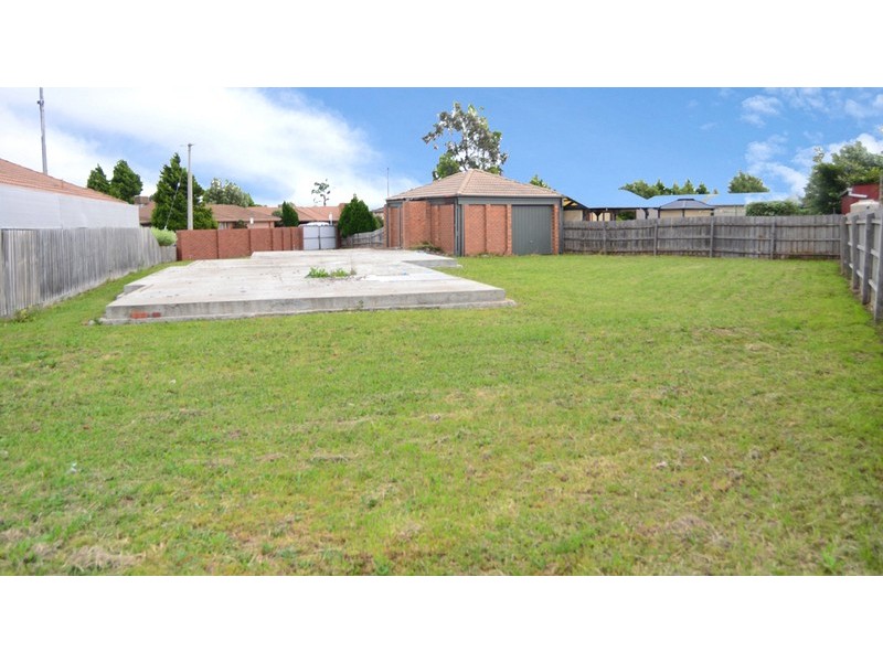 11 Leigh Court, Craigieburn VIC 3064