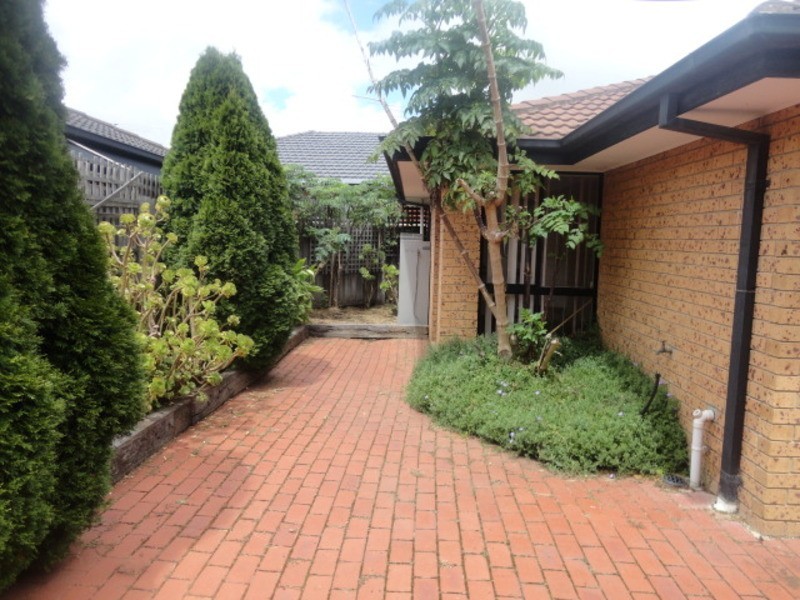 1/28 Hawkes Drive,, Mill Park VIC 3082